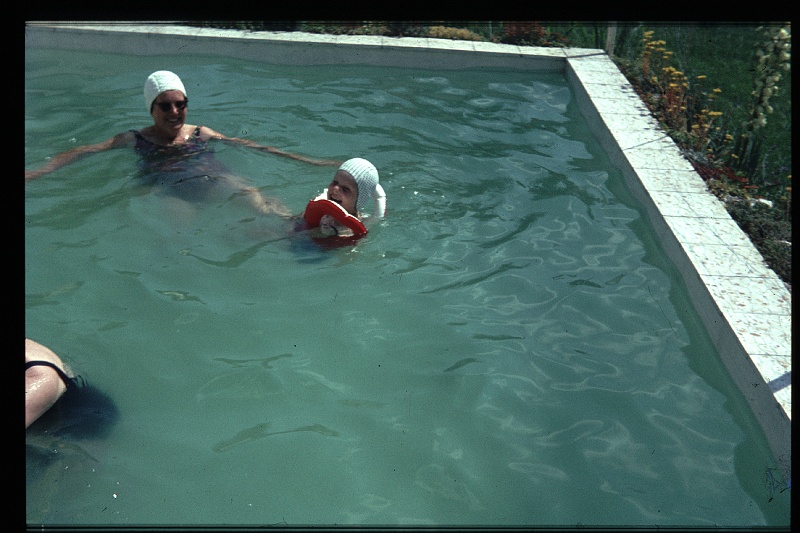 10.Regensburg jul 1968 Ilse,Brigitte.JPG